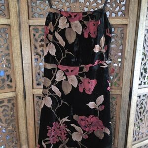 🌟 Lush Black Fabric with Label Detail